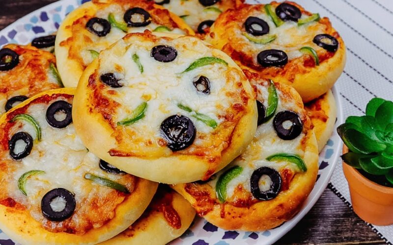 أفضل طريقة عمل فطائر البيتزا الهشه احلى وجبه عشاء اقتصادية وسريعة